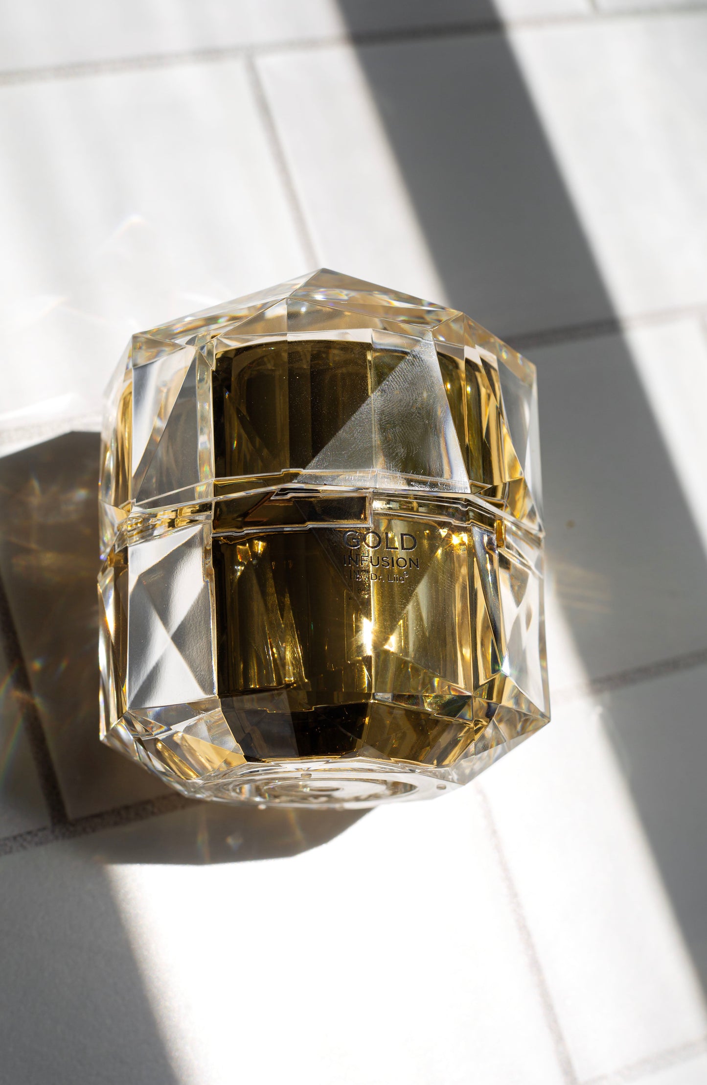 Gold Peptide Moisturizer with Niacinamide and Ceramide - Trending Wellness Store