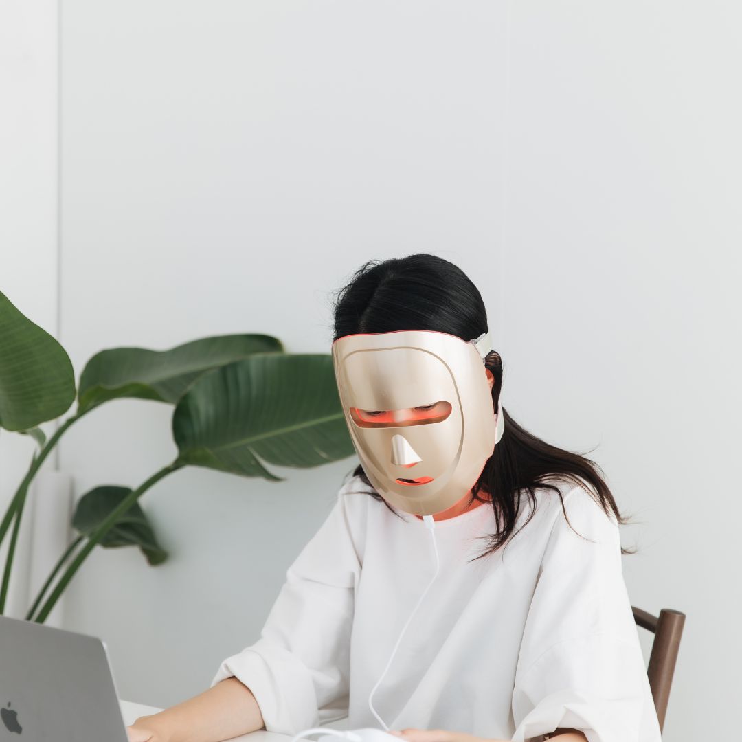 Eco Face Platinum LED Mask (Gold) - Trending Wellness Store